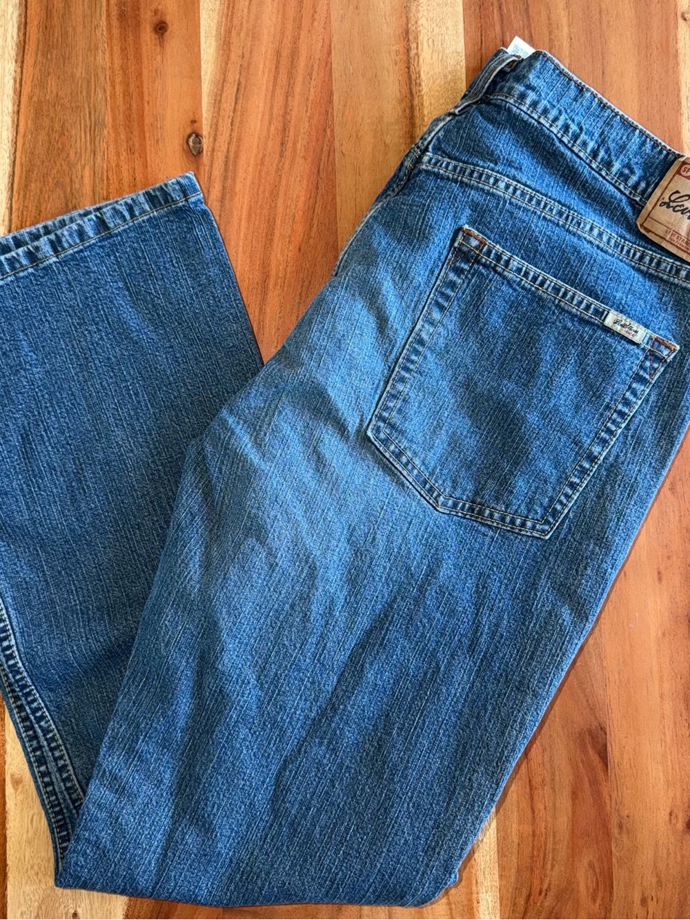 Classic Blue women’s Levi’s stretch bootcut Jeans size 14 medium    #506